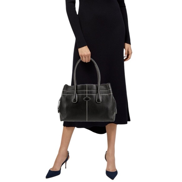 TOD'S BLACK LEATHER ICONIC PRINCESS DIANA SHOULDER BAG LIKE NEW ~EUC - Picture 3 of 17